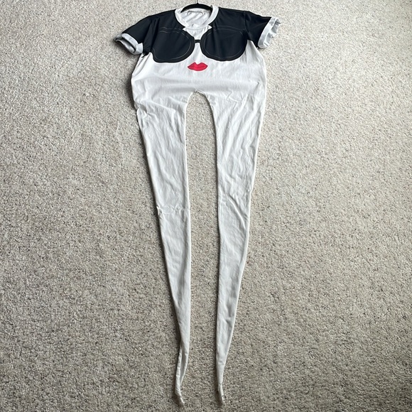 ALICE & OLIVIA Stace Face Jasper Roll Sleeve Tee - Picture 11 of 16